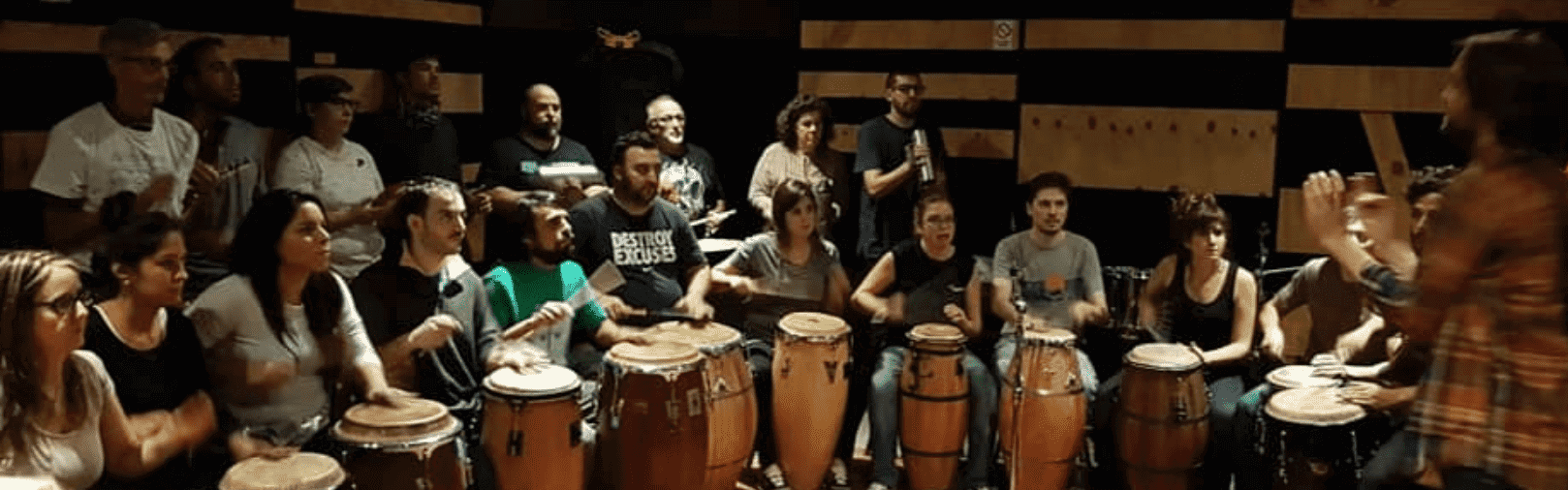 Tierra y Aire ensemble performing