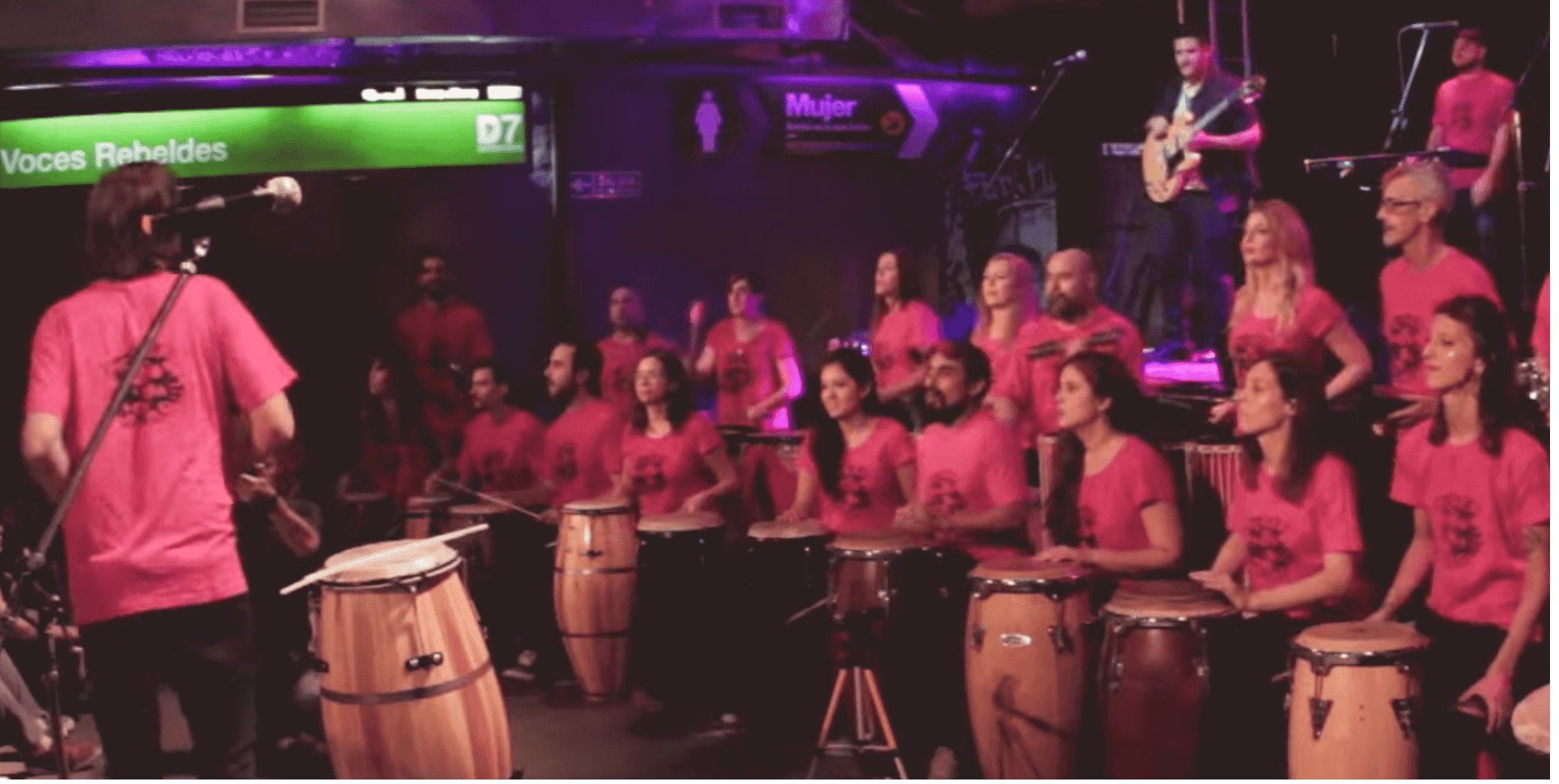 Tierra y Aire percussion students performing together